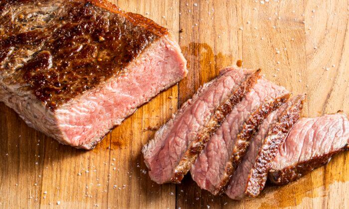 The Secret to Perfectly Pan-Seared Steak—Without the Smoke and Splatter