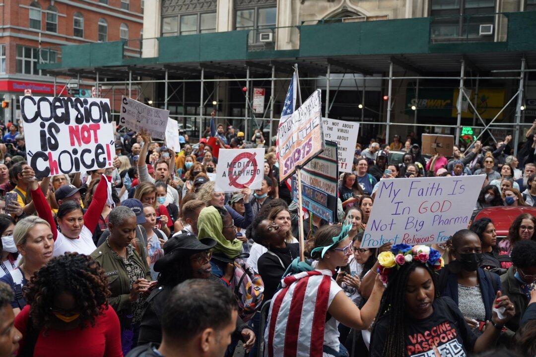 NYC’s Unvaccinated Teachers Need to Waive Right to Sue for 1 Year of Health Benefits