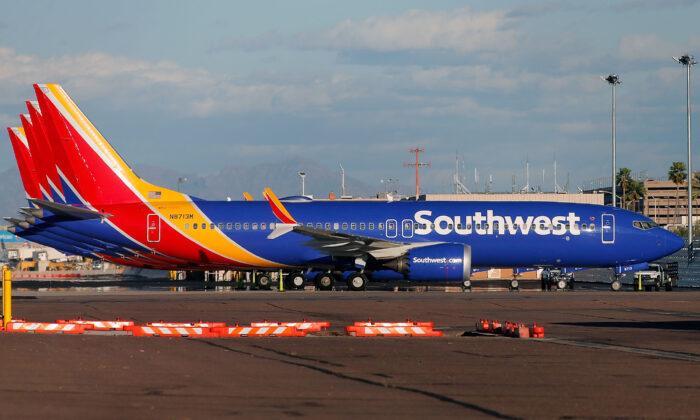 ‘Makes No Sense’: Southwest Airlines Says It Won’t Fire Workers Who Don’t Get COVID Vaccine