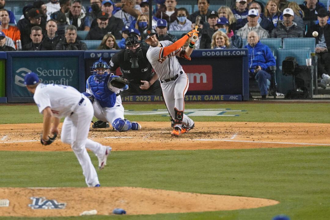 Blowin' in the Wind: Giants Edge Dodgers 1-0 on Longoria HR