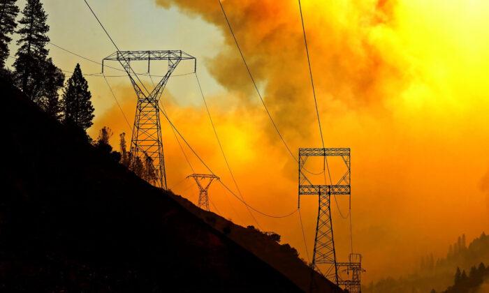 PG&E Shuts Off Electricity for 25,000 People in California Due to Fire Conditions