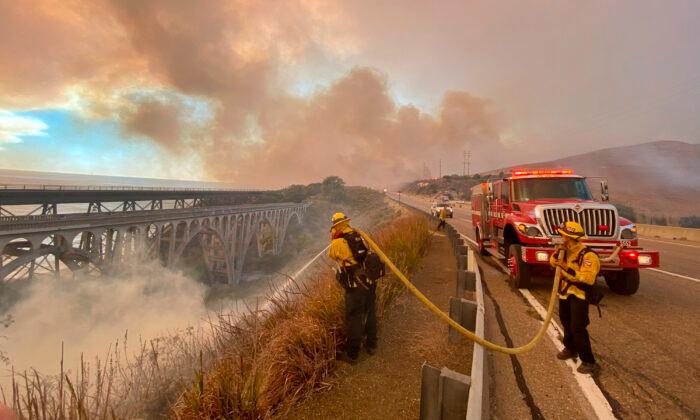 Southern California Fire Shuts Highway, Forces Evacuations