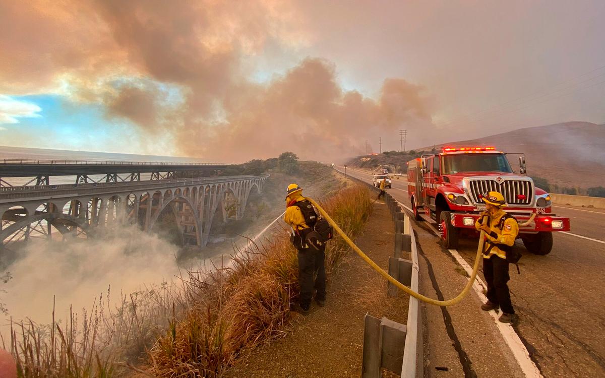 Southern California Fire Shuts Highway, Forces Evacuations