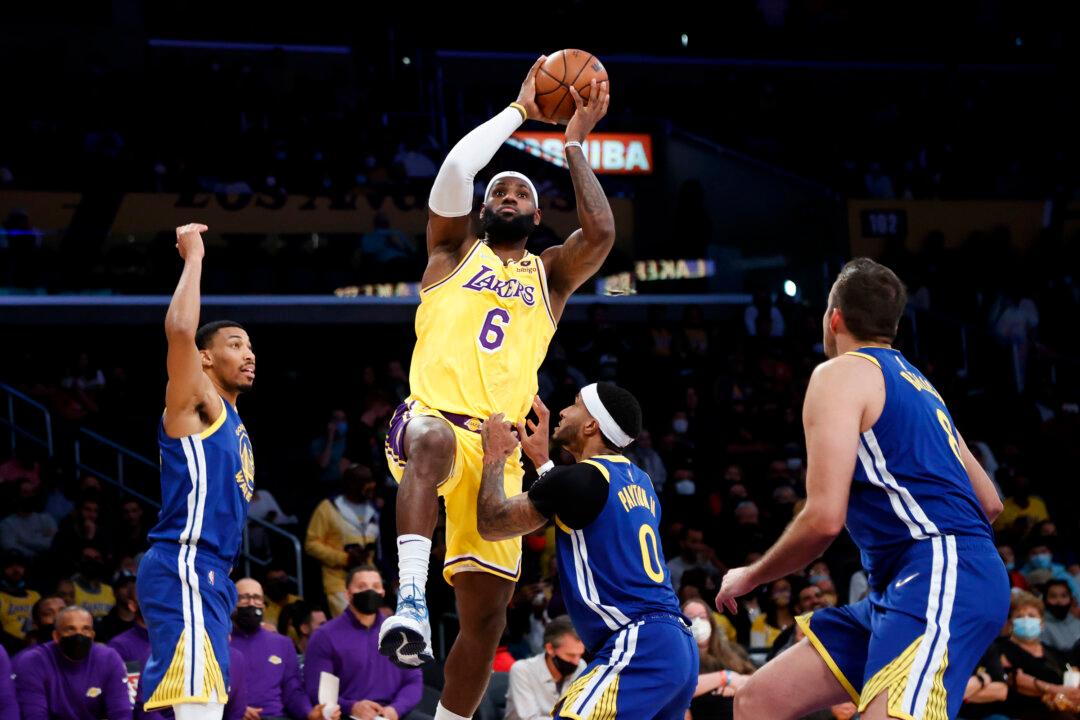 Lakers Debut Their New ‘Big 3’ in 111-99 Loss to Warriors