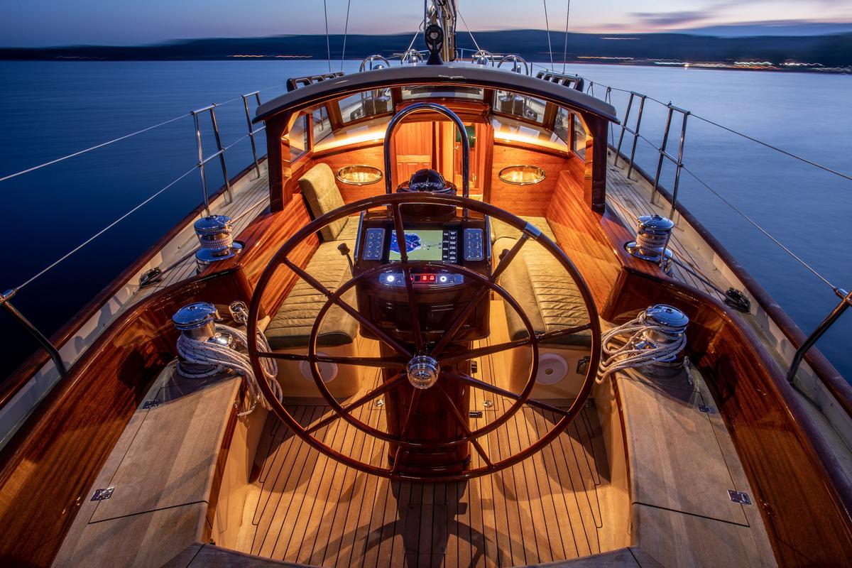 Modern “classics” feature the latest electronic technology and creature comforts. (Courtesy of Van Dam Boats)