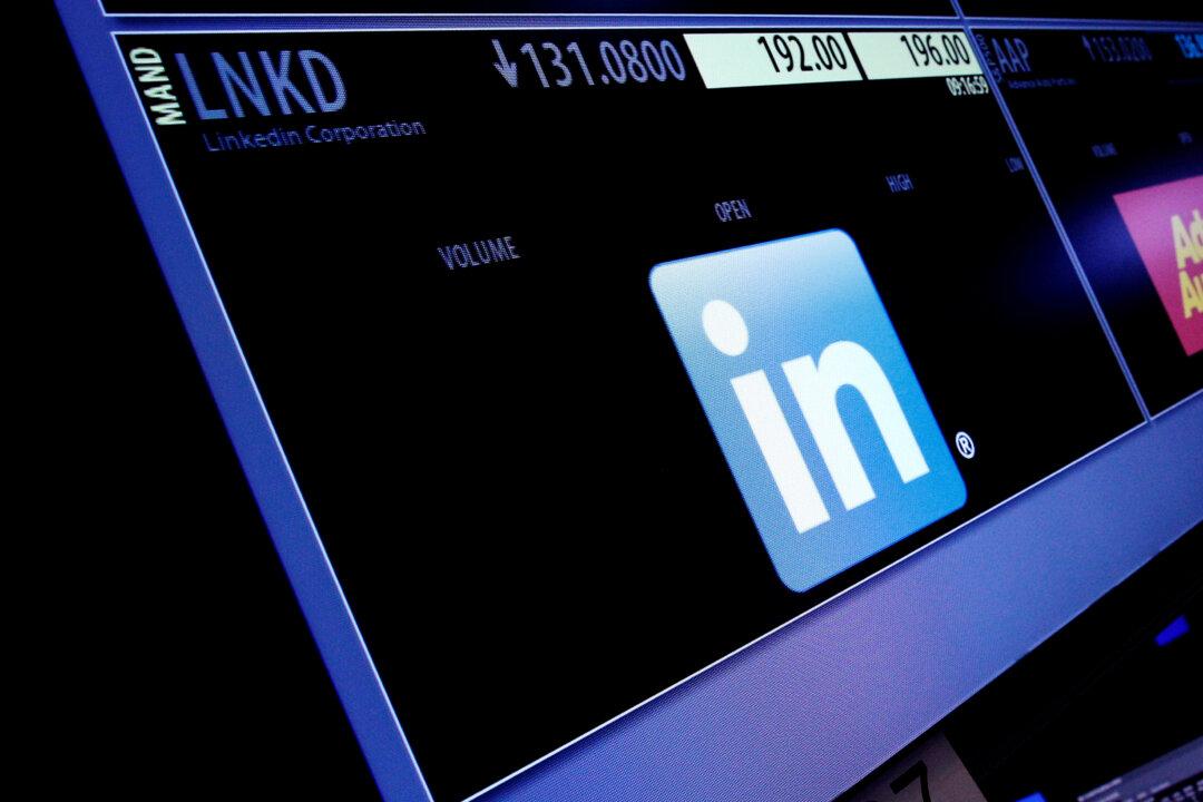 Microsoft to Shut Down LinkedIn in China Amid Censorship Criticism