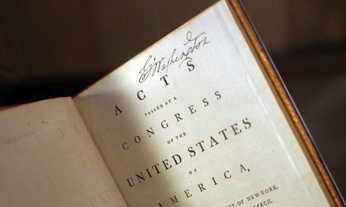 Texas School District Reverses Course After Refusing to Distribute Pocket Copies of US Constitution