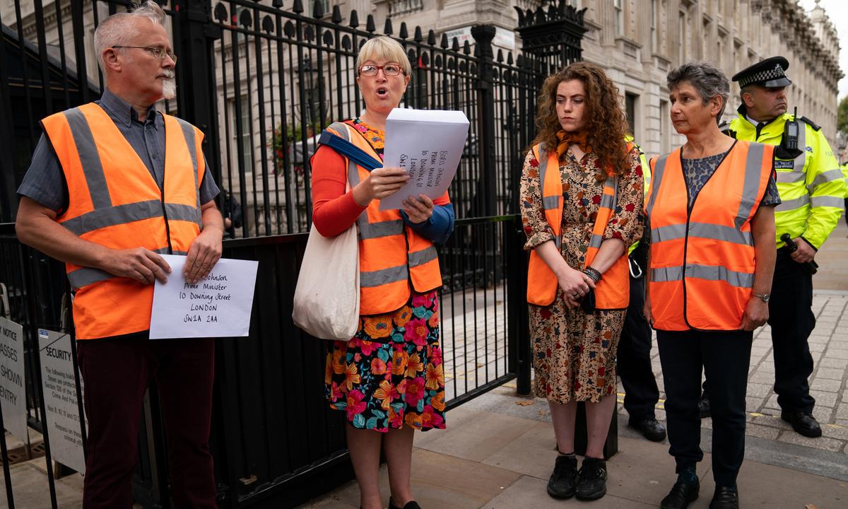 UK Climate Campaigner Temporarily Suspends Traffic-Blocking Protests