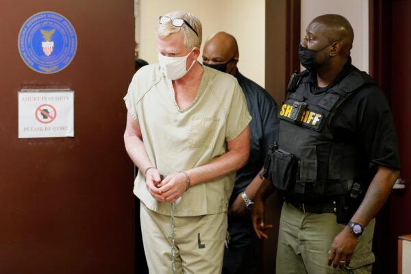 Alex Murdaugh walks into court for his bond hearing, in Varnville, S.C., on Sept. 16, 2021. (Mic Smith/AP Photo, File)