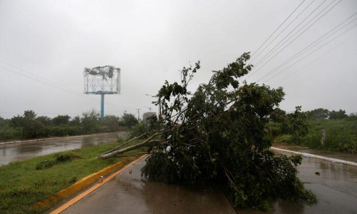 Hurricane Pamela pounds the Pacific coast resort with strong winds as it makes landfall in Mazatlan, Mexico, on Oct. 13, 2021. (Daniel Becerril/Reuters)