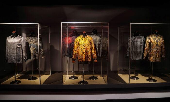 Nelson Mandela’s Famous Shirts, Belongings up for Auction