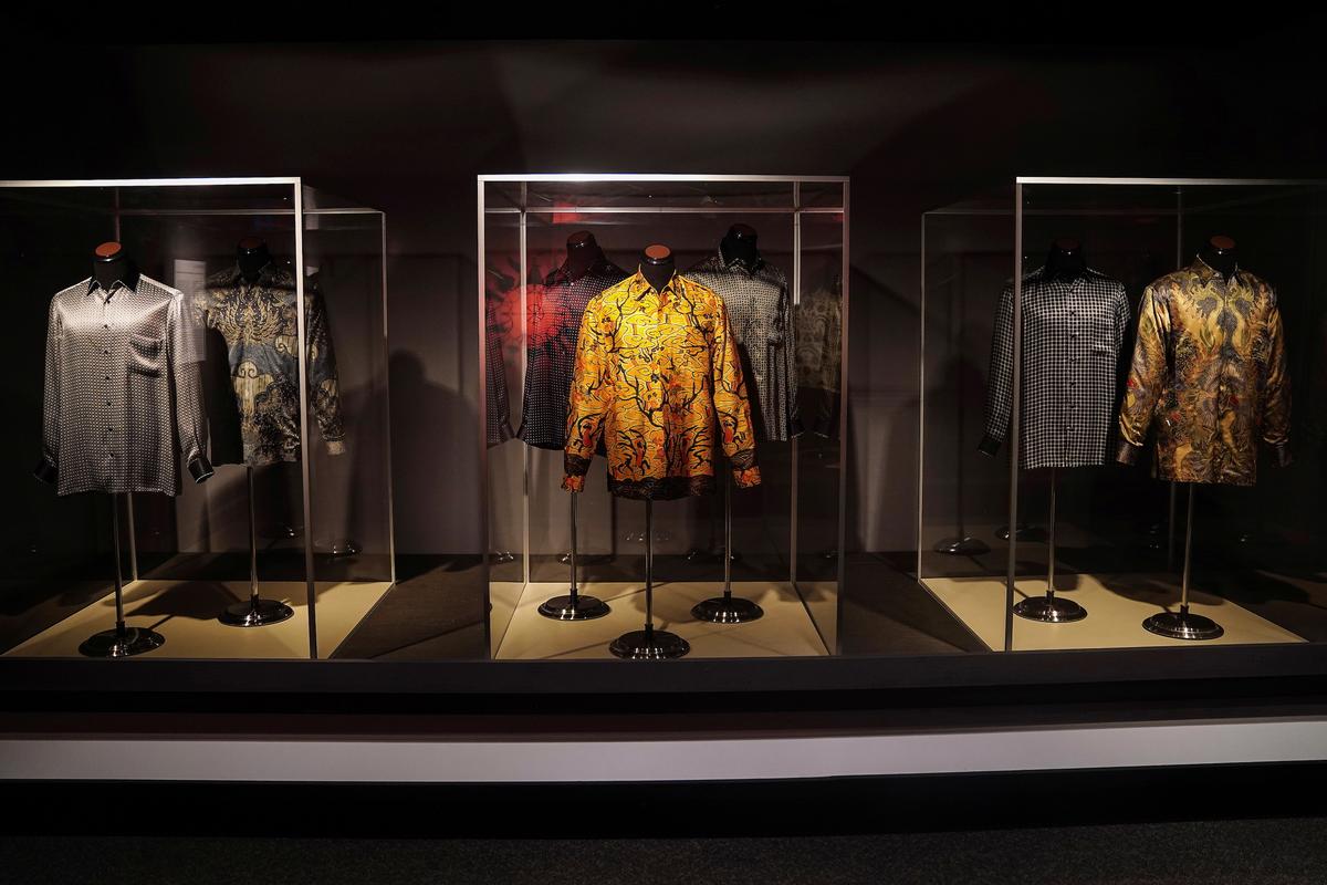 Nelson Mandela’s Famous Shirts, Belongings up for Auction