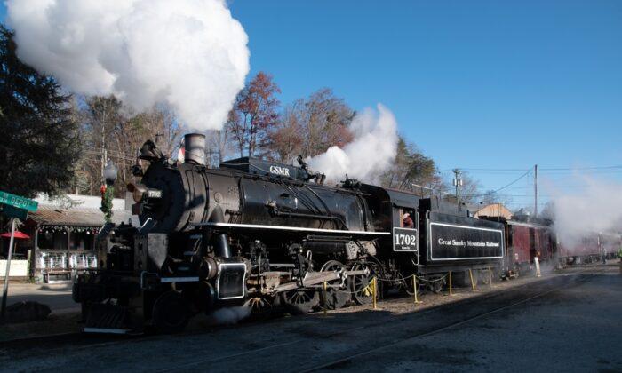 A Train Journey on the Great Smoky Mountains Railroad