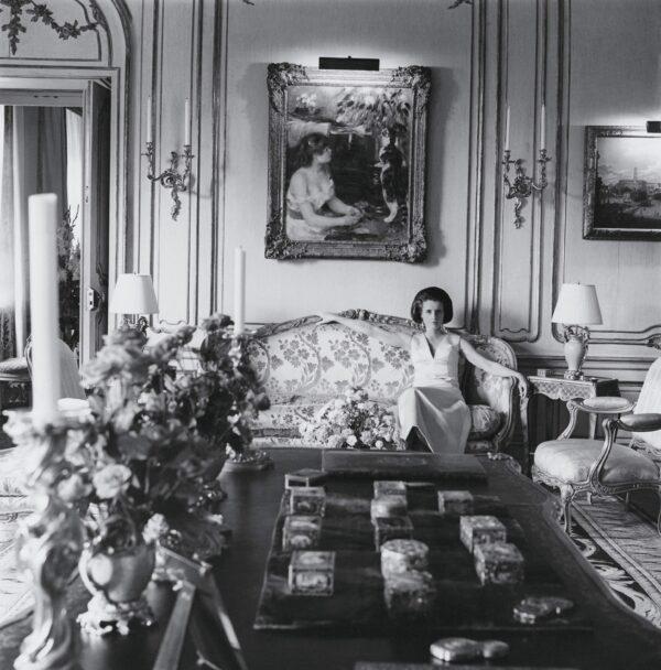 Mrs. Jayne Wrightsman in the New York apartment, on Oct. 1, 1966. Photograph by Cecil Beaton, Vogue. (Cecil Beaton/Condé Nast via Getty Images)