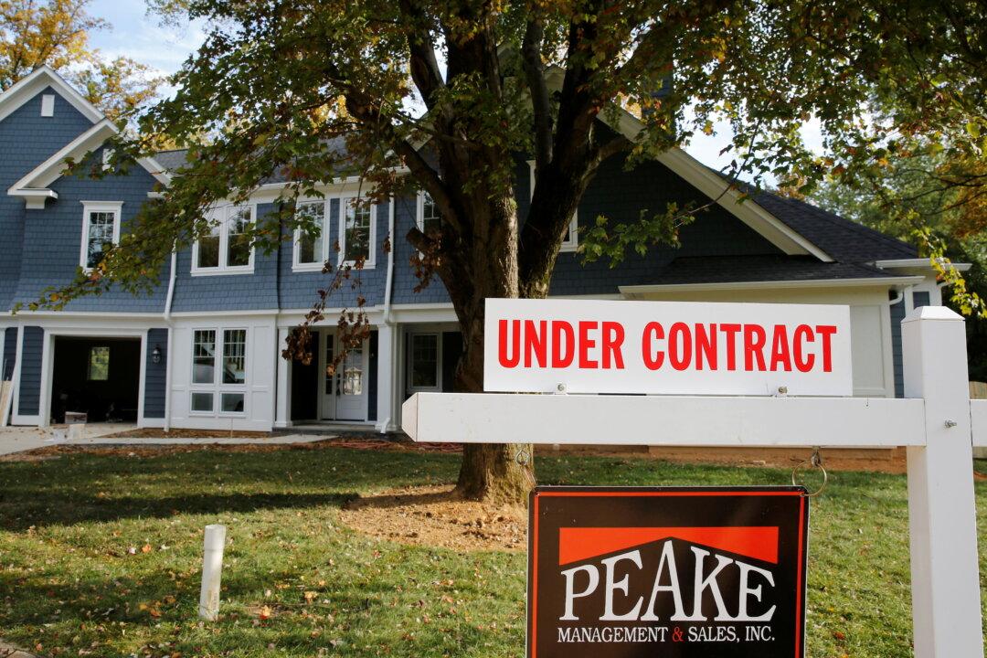 Mortgage Demand Sinks to 22-Year Low as Recession Fears Mount