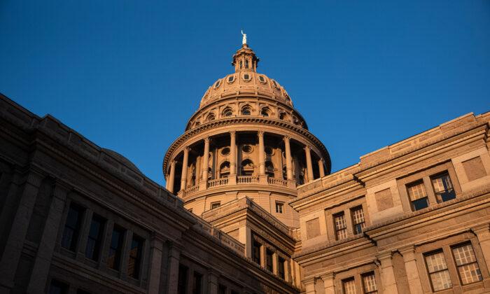 Texas Republicans Advance New Congressional Map That Bolsters GOP Power