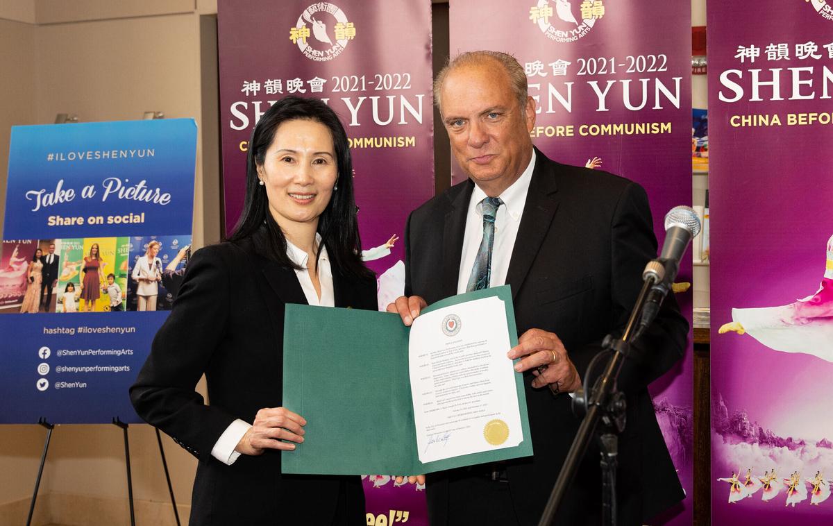 Worcester Mayor Gives Special Welcome to Shen Yun, Says Artists ‘Follow a Noble Tradition’