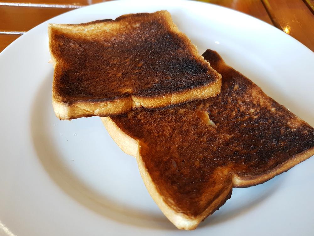 Don't toss your burnt toast until you've tried this neat trick. (NikomMaelao Production/Shutterstock)