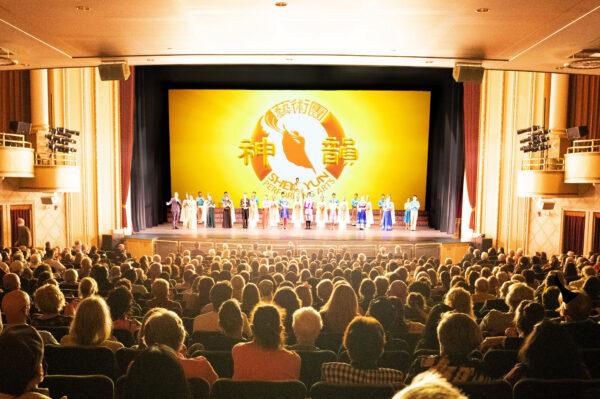 Shen Yun Performing Arts at The Hanover Theatre, in Worcester, Mass., on Oct. 16, 2021. (Larry Dye/The Epoch Times)