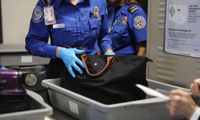 Transportation Security Administration: 4 in 10 Workers Remain Unvaccinated