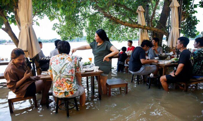 Riverside Restaurant Makes Waves in Thailand as Flood Dining Goes Viral