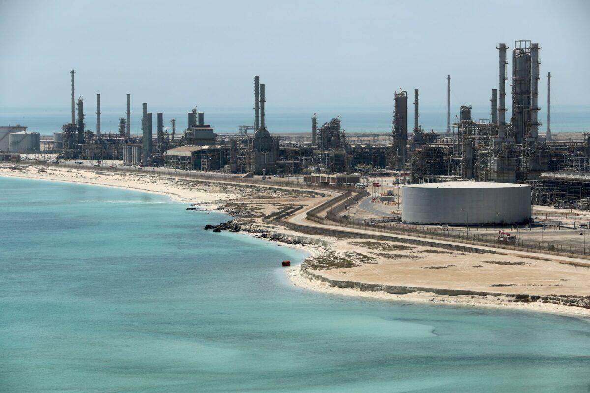 General view of Saudi Aramco's Ras Tanura oil refinery and oil terminal in Saudi Arabia on May 21, 2018. (Ahmed Jadallah/Reuters)