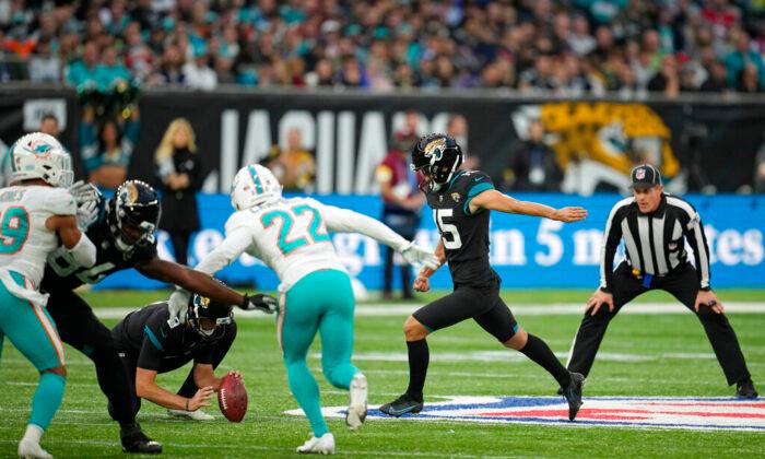 Jacksonville Jaguars End 20-Game Losing Streak Beating the Dolphins