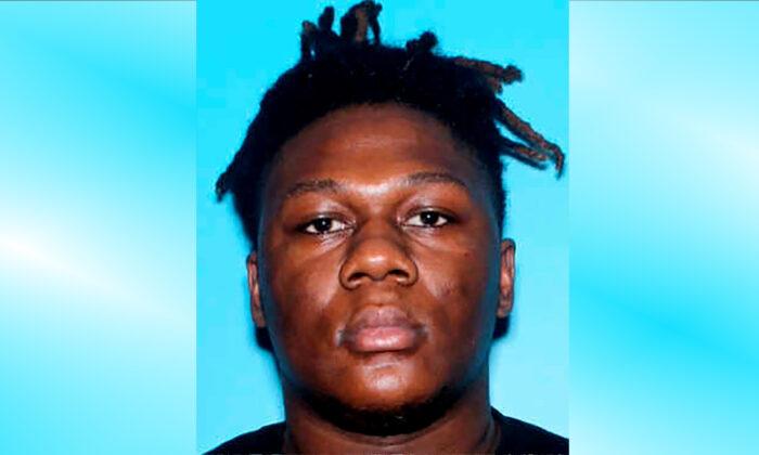 Police: 3rd Man Wanted in Alabama High School Football Game Shooting