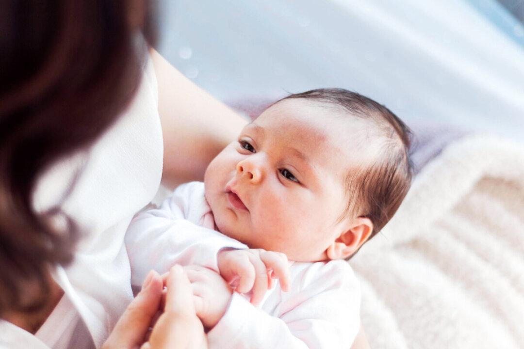 US Birth Rate Fell to Record Low in 2020: CDC