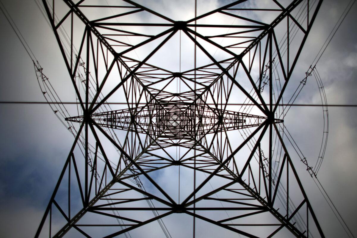 A high-voltage power line tower near Berlin, on Nov. 7, 2006. (Pawel Kopczynski/Reuters)