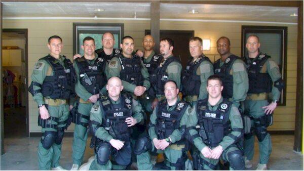 The Southeast Regional Fugitive Task Force team that Patrick Carothers worked with. (Courtesy of Terry Carothers)
