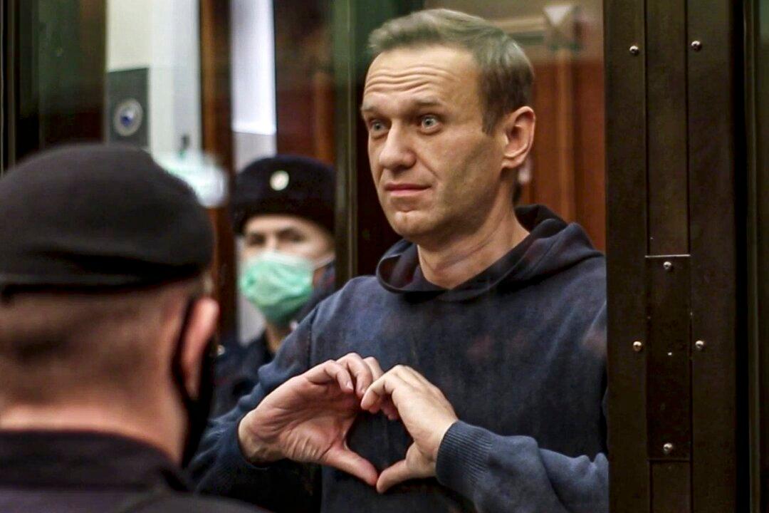 Jailed Russian Opposition Leader Navalny Wins Top EU Prize