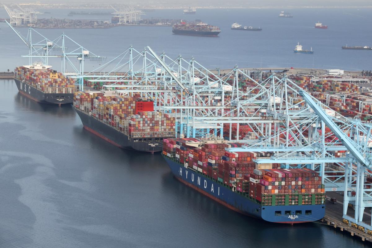 Top US Port Chief Warns: ‘Shop Early’ for Christmas Due to Supply Chain Crunch