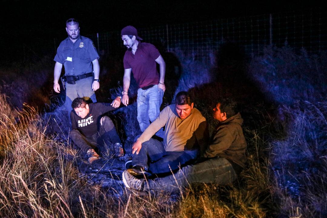 Texas AG Informs Citizens About ‘Use of Force’ in Border-Related Situations