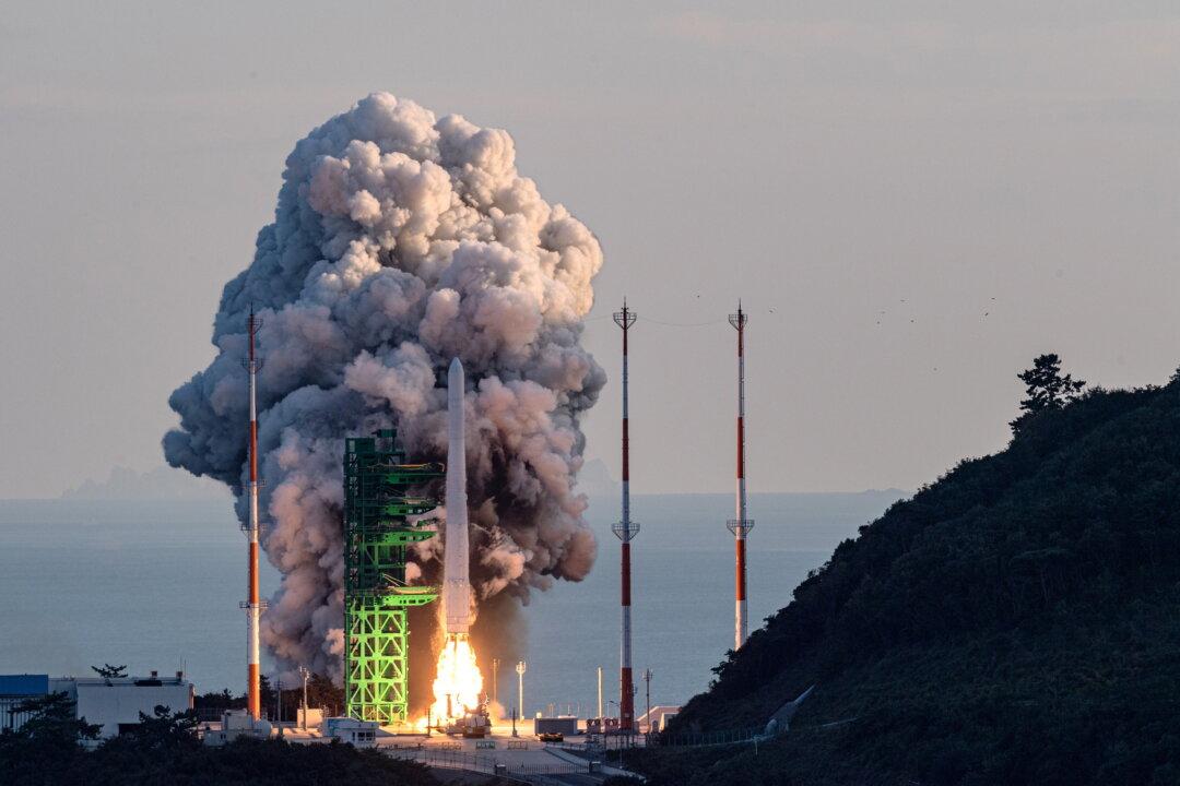 South Korea’s Moon Vows ‘Korea Space Age’ After Rocket Test Falters