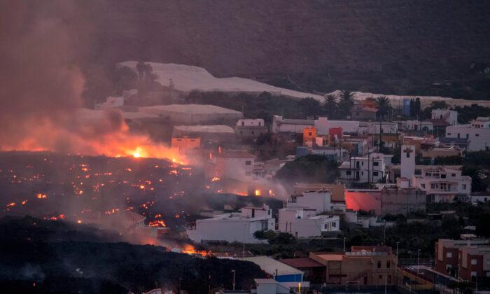 Spain Pledges Quicker Help for La Palma Volcano Damage