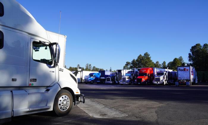 Truckers’ Group Warns: Biden’s Vaccine Mandate Could ‘Cripple’ Supply Chain