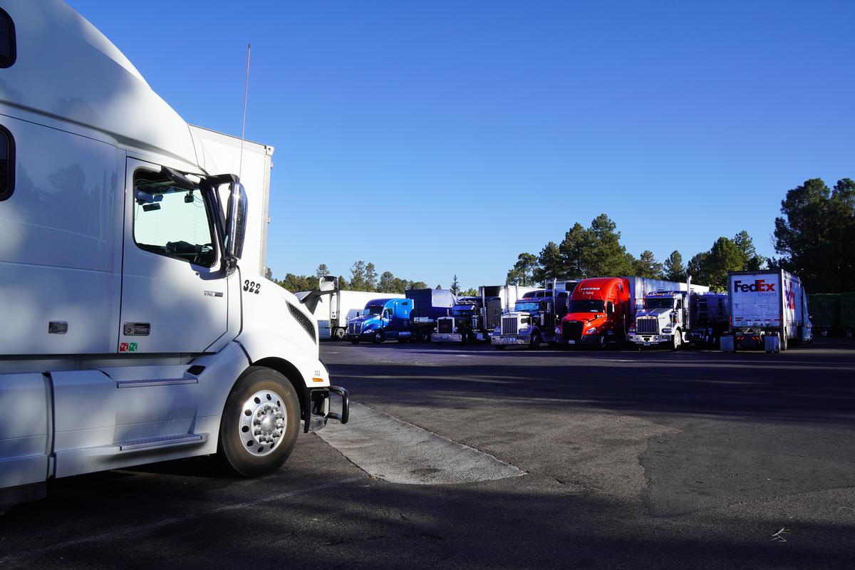 Truckers’ Group Warns: Biden’s Vaccine Mandate Could ‘Cripple’ Supply Chain
