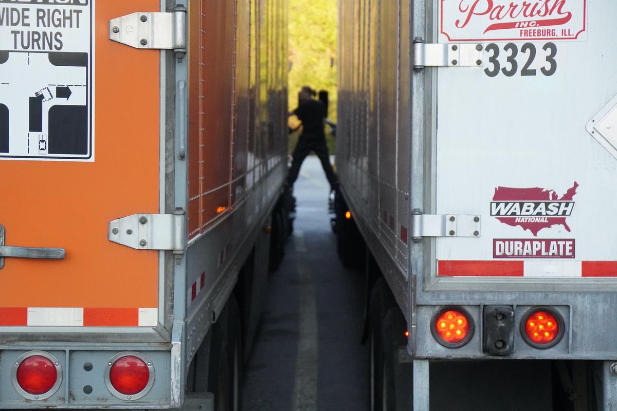 Trucking Industry Downturn Foreshadows Possible Economic Troubles