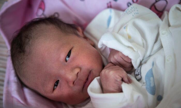 Chinese Couple Finds Way To ‘Adopt’ a Black Market Baby