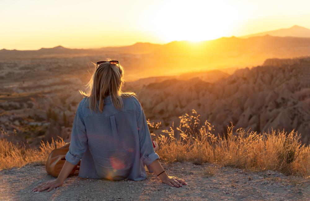 Being present and mindful allows you to enjoy the moment. (22Images Studio/Shutterstock)