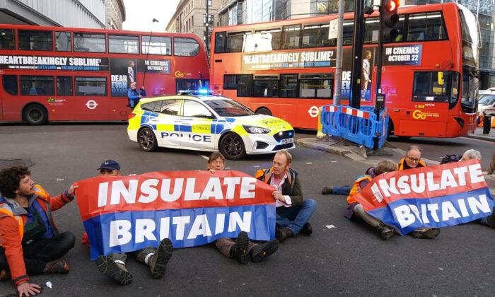 UK Eco-Activists Back to Blocking Roads After 10-Day Break