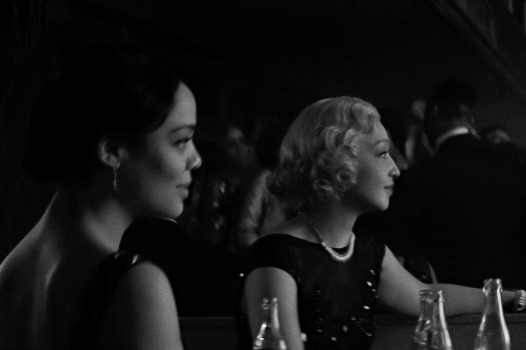 Film review: ‘Passing’: First-Time Director Rebecca Hall Delivers a Moody Masterpiece