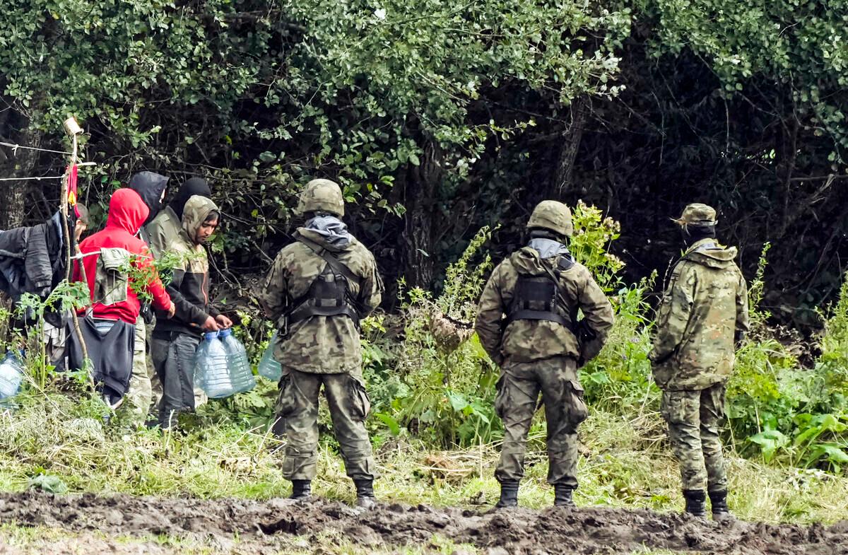2 Polish Troops Hurt as Illegal Immigrants Try Forcing Belarus Border
