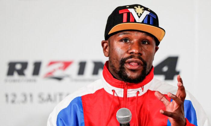 Floyd Mayweather Announces Support of NBA’s Kyrie Irving Amid Vaccine Controversy