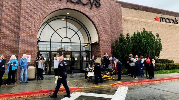 Police and emergency crews respond to a reported shooting at the Boise Towne Square shopping mall, in Boise, Idaho, on Oct. 25, 2021. (Darin Oswald/Idaho Statesman via AP)