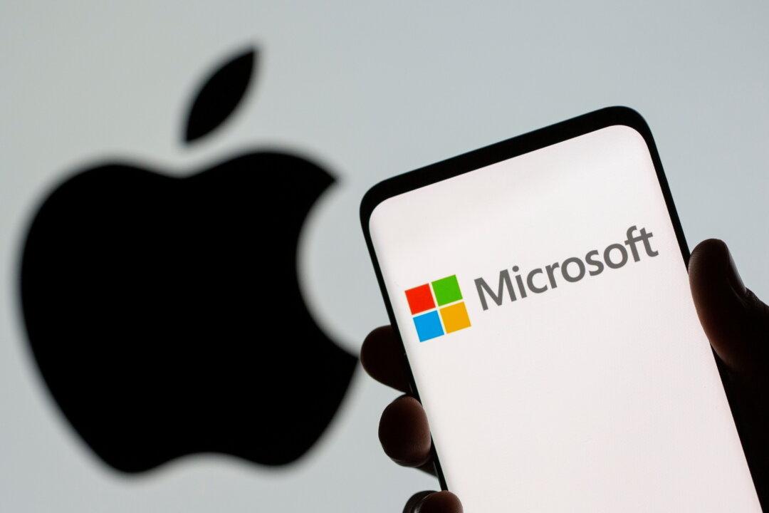 Microsoft Nearly Overtakes Apple as Most Valuable Company