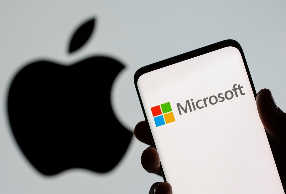 Microsoft Nearly Overtakes Apple as Most Valuable Company