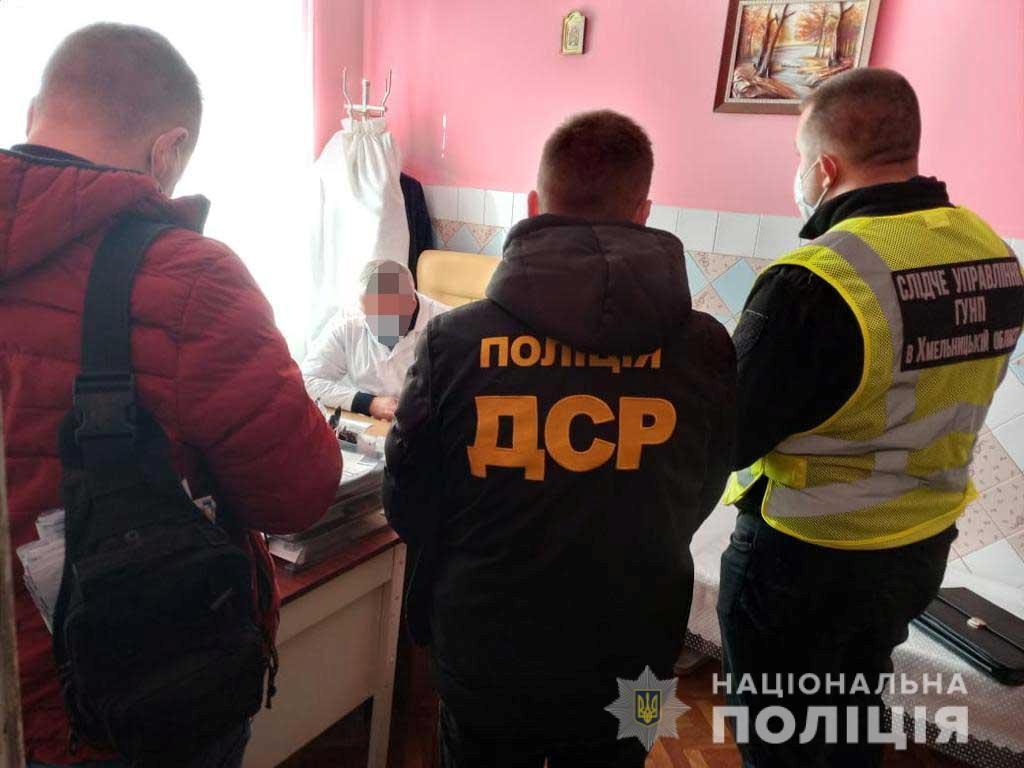 As COVID-19 Toll Surges, Ukraine Cracks Down on Fake Vaccination Certificates