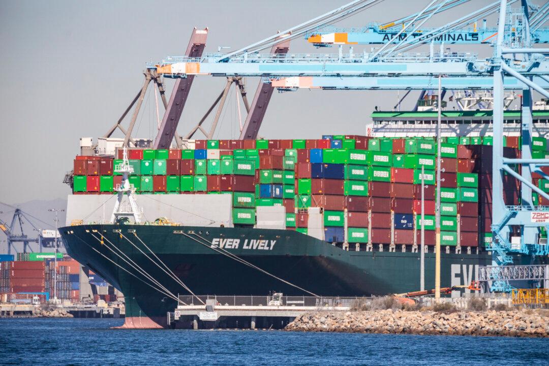 Record US Trade Deficit, Slowing Wholesale Inventory Gains Seen Curbing Economic Growth